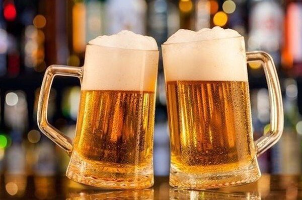 Uống bia có lợi ích và tác hại gì?